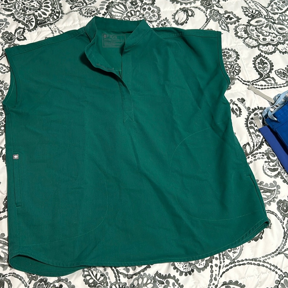 Rafaela scrub top